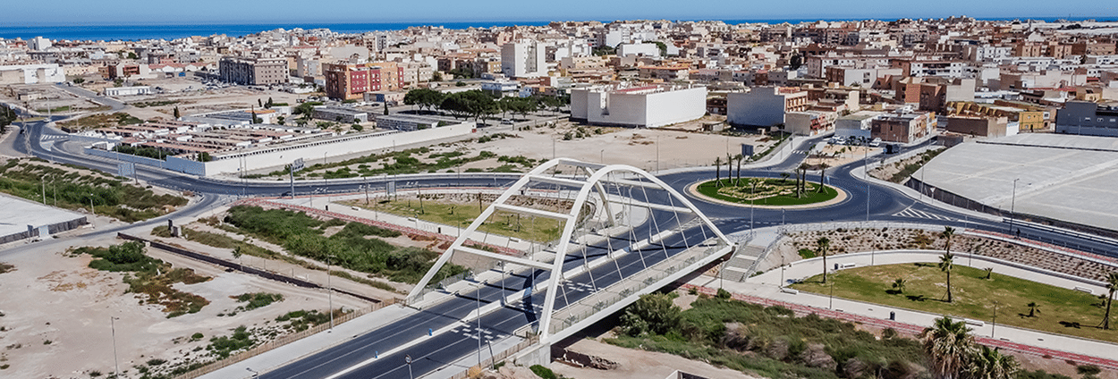 Vista aérea de nuevas infraestructuras en Roquetas de Mar